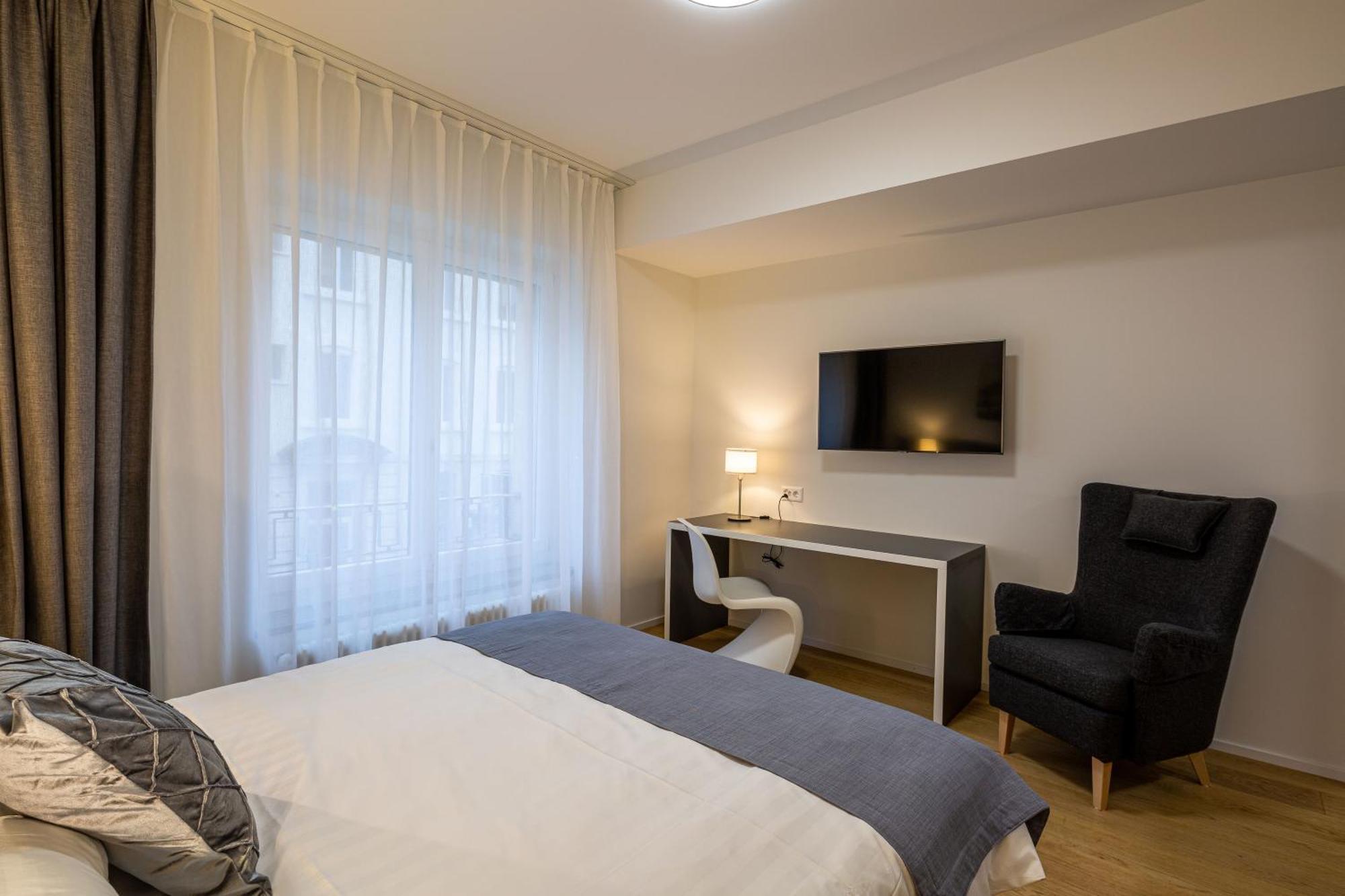 Athmos - Apartment La Chaux De Fonds